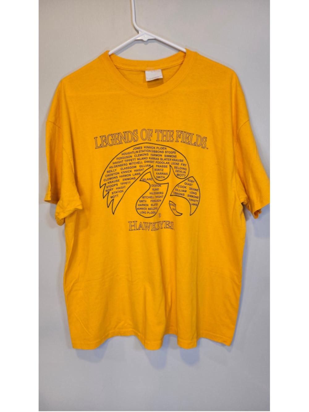 Vintage Iowa Hawkeyes Legends of the Fields T Shirt XL Football NCAA Yellow